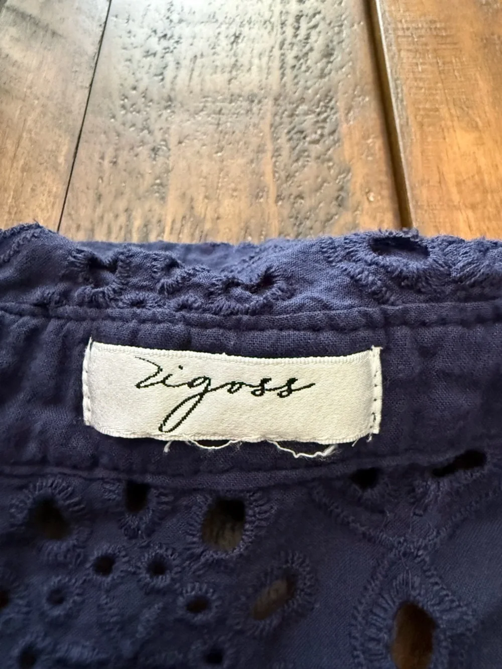 Sz Med Navy Blue Eyelet Button-Up Scalloped Edge Shirt